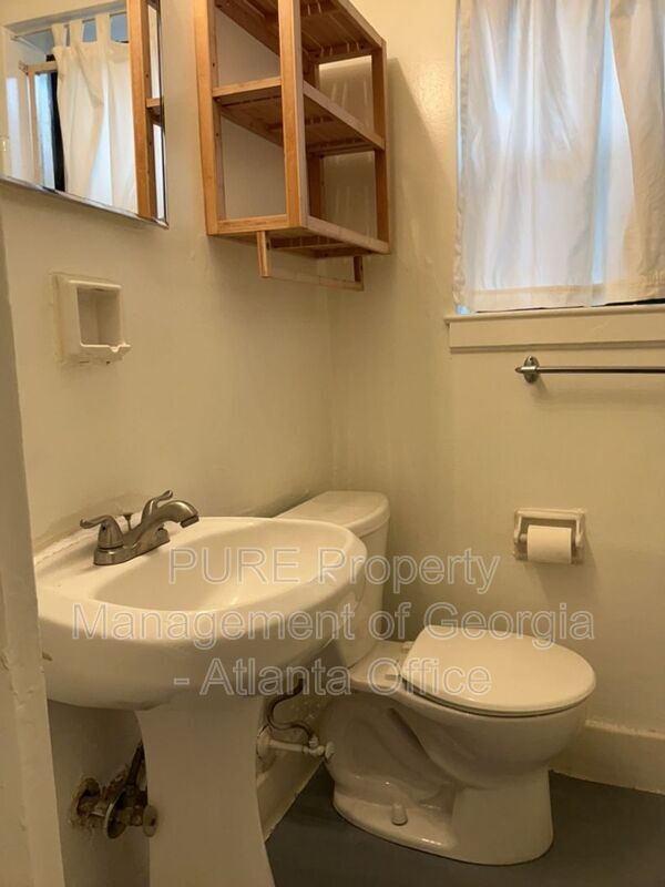 Building Photo - 314 3rd St NE