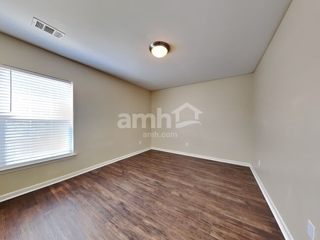 Building Photo - 405 Crystal Oaks Ln