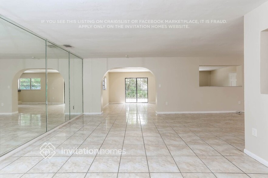 Building Photo - 1270 NW 196th St