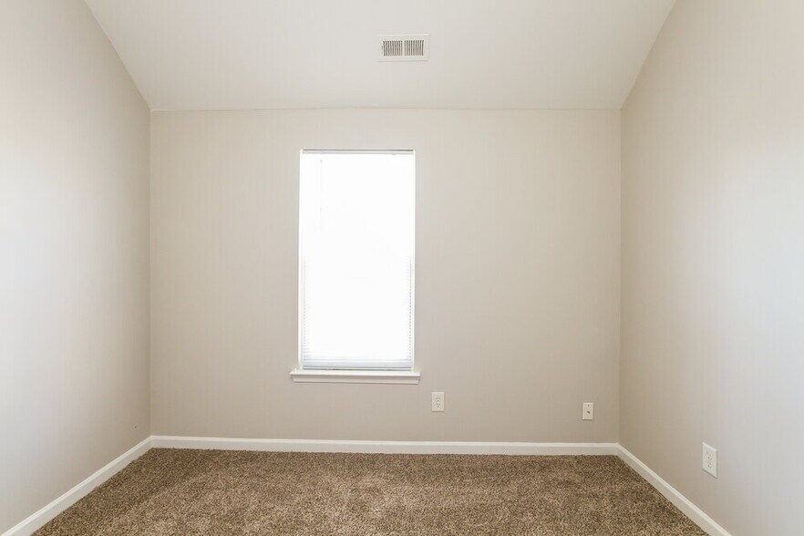 Building Photo - 933 Grass Hollow Ct