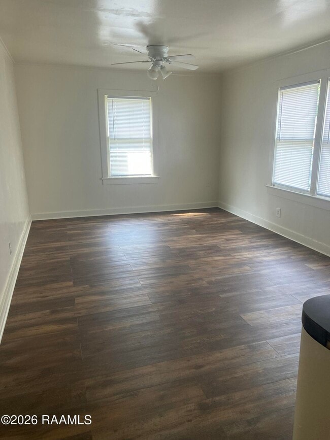 Building Photo - 714 Evangeline Dr