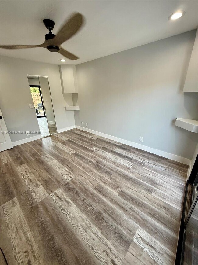 Building Photo - 2062 SW 82nd Ave