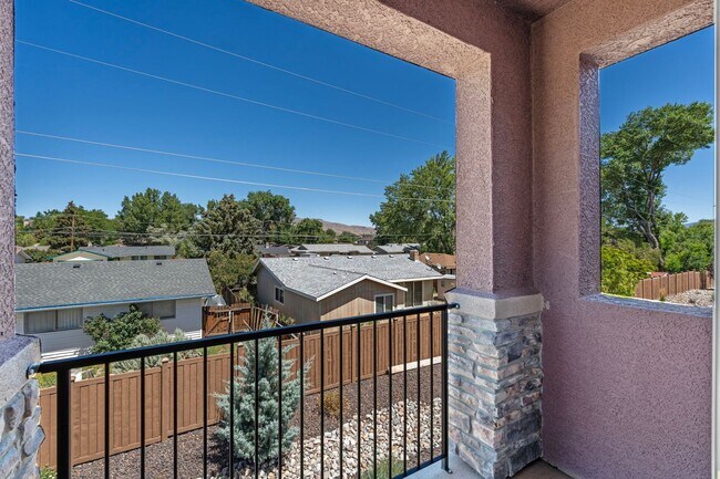 Building Photo - Welcome to this beautiful Carson City townhome available for rent