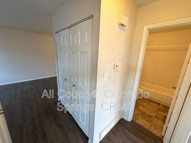 Building Photo - 4331 Ericson Dr
