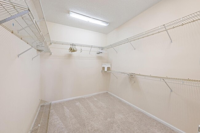 Building Photo - 120 Legendary Cir