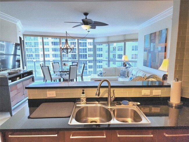 Building Photo - 3101 S Ocean Dr