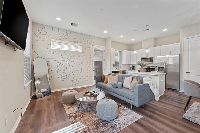 Building Photo - 5620 Madison St