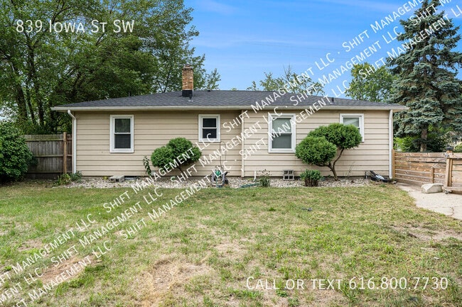 Building Photo - 839 Iowa St SW
