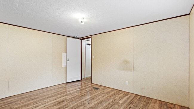 Building Photo - 91 Maple Ln