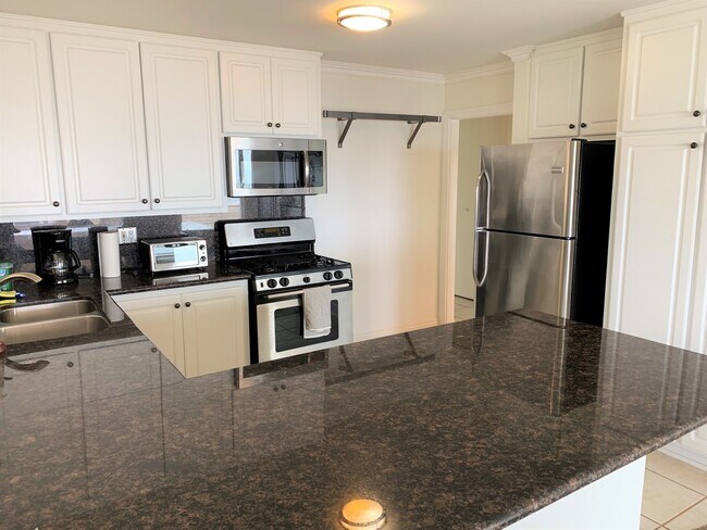 Building Photo - $1000 OFF FIRST MONTH! Gorgeous 2 Bedroom ...