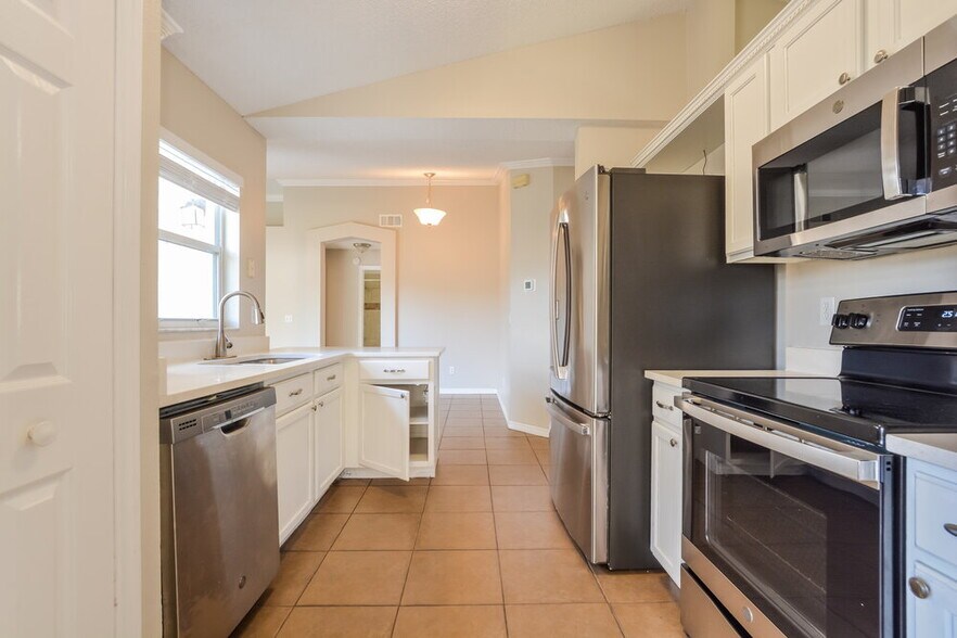 Building Photo - 2067 Key Lime St