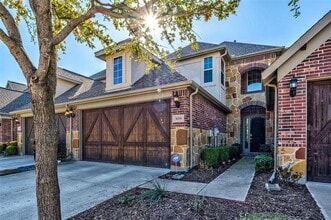 Building Photo - 3009 Aurora Dr