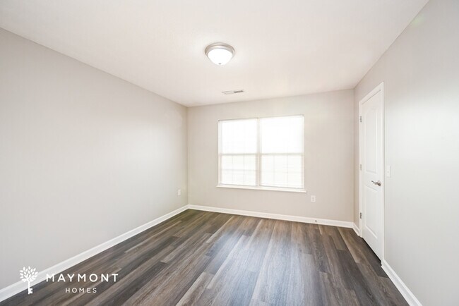Building Photo - A Comfortable Retreat on Third Street