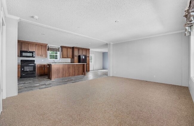 Building Photo - 8376 Huntington Ct