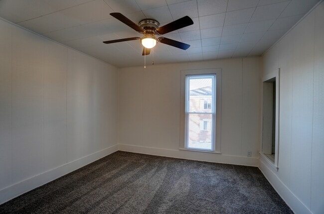 Building Photo - 1117 W High St