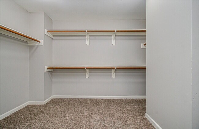 Building Photo - Village Park Drive, Missouri City, TX 77489 - 5 BR 2.5 BA single-family home