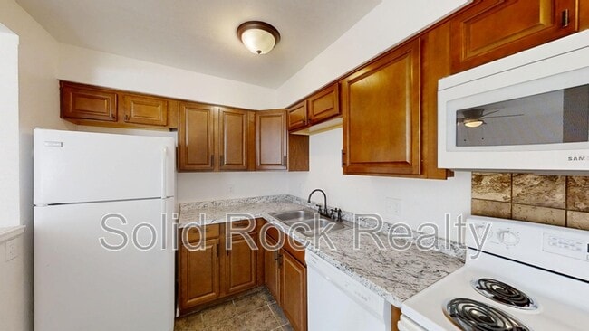 Building Photo - 3014 Mallard Dr