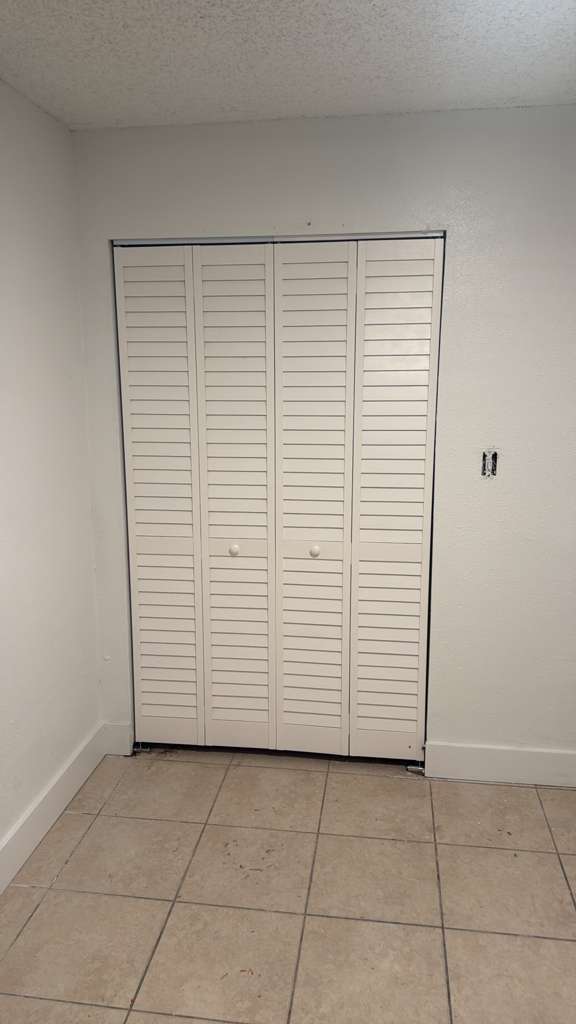 Building Photo - 301 N Westmoreland Dr