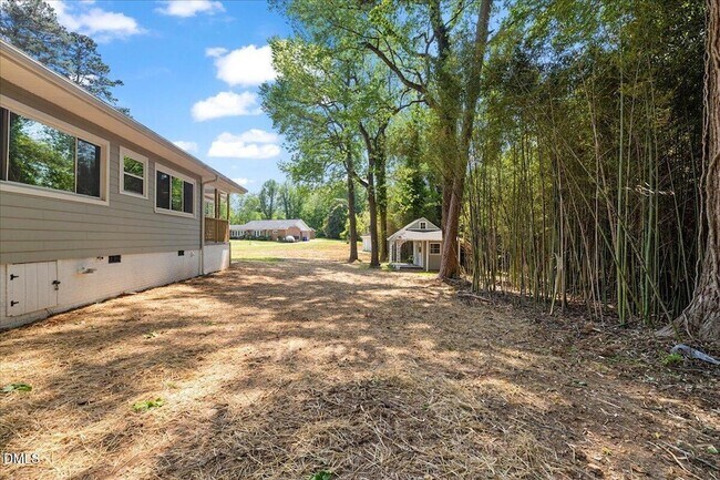 Building Photo - 106 Circle Dr