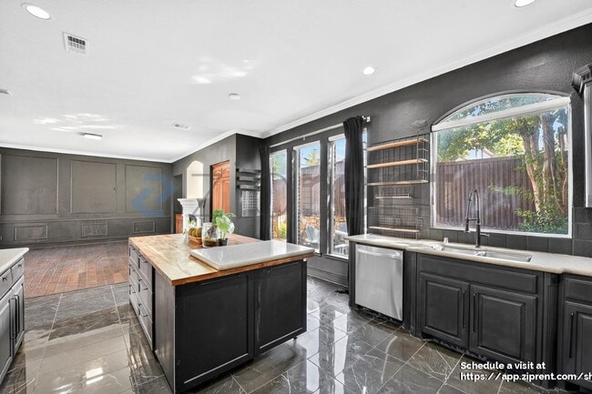 Building Photo - 4633 San Marcos Way