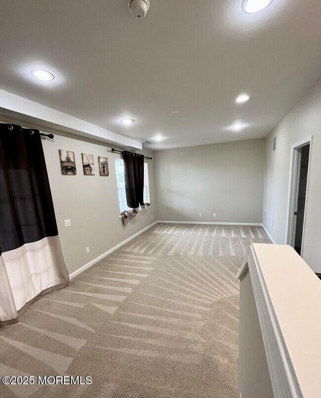 Building Photo - 155 Waypoint Dr