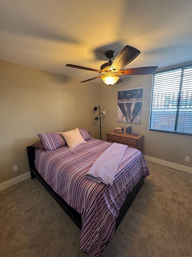 Building Photo - Old Town Scottsdale Condo For Rent - -- 1/2 First's Rent FREE!