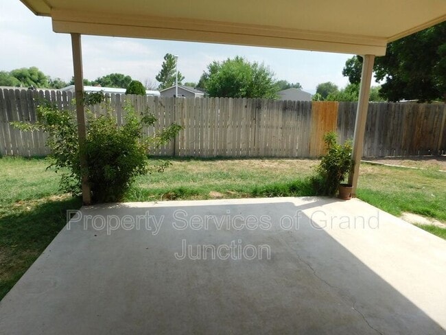 Building Photo - 2963 Bookcliff Ave