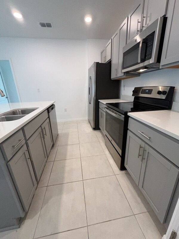 Building Photo - 76 Citrine Lp