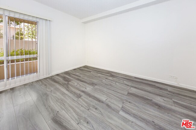 Building Photo - 1440 Veteran Ave