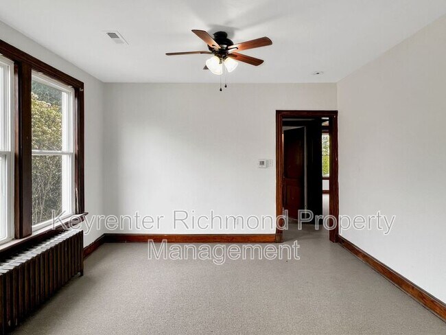 Building Photo - 2806 Hawthorne Ave