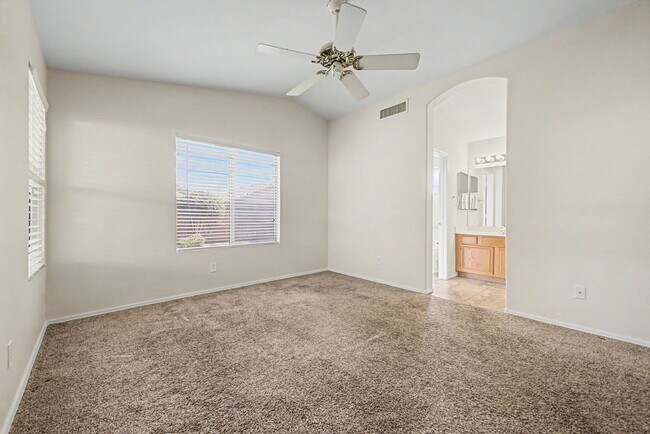 Building Photo - 7435 W Louise Dr
