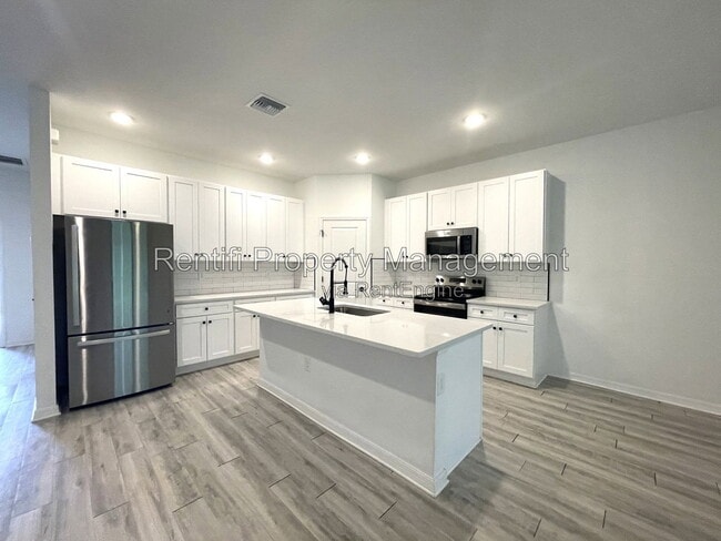 Building Photo - 560 Nimitz Blvd
