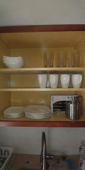 Building Photo - 164 Hull St