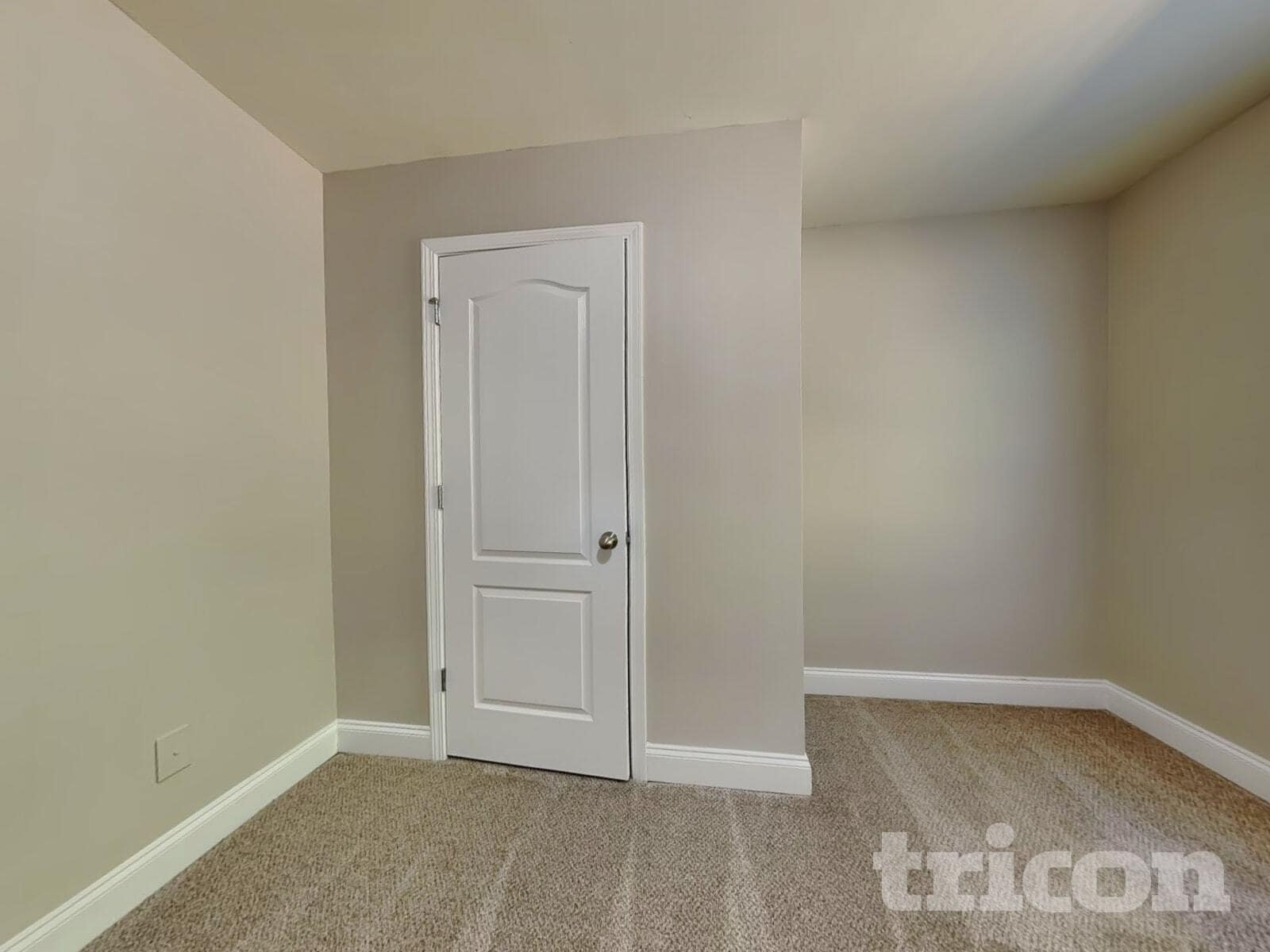 Building Photo - 4556 Bellemeade Dr