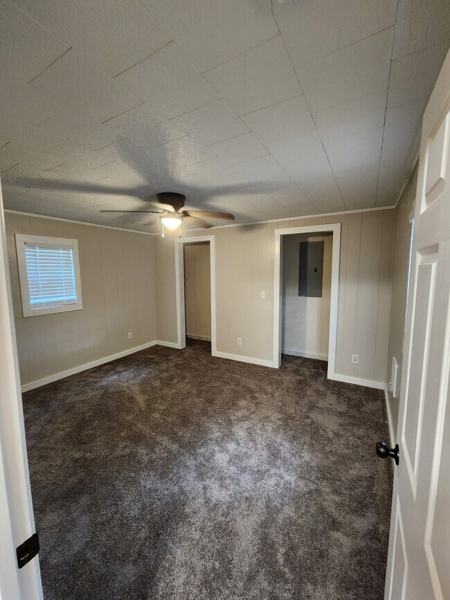 Building Photo - 2-112 Max Cloyd Ln