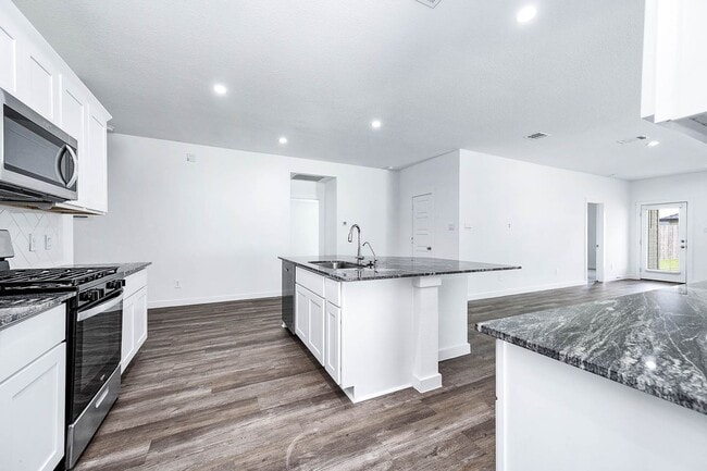 Building Photo - 1122 Fringed Bluestar Dr