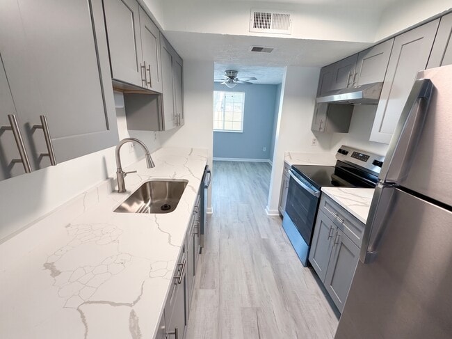 Building Photo - 5749 Charstone Ct