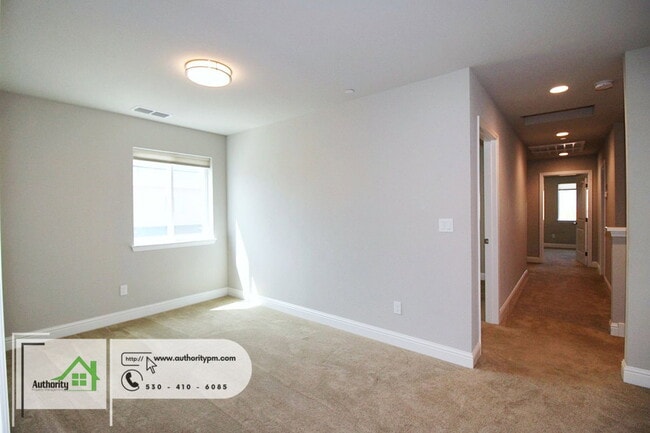 Building Photo - 867 Congaree Ln