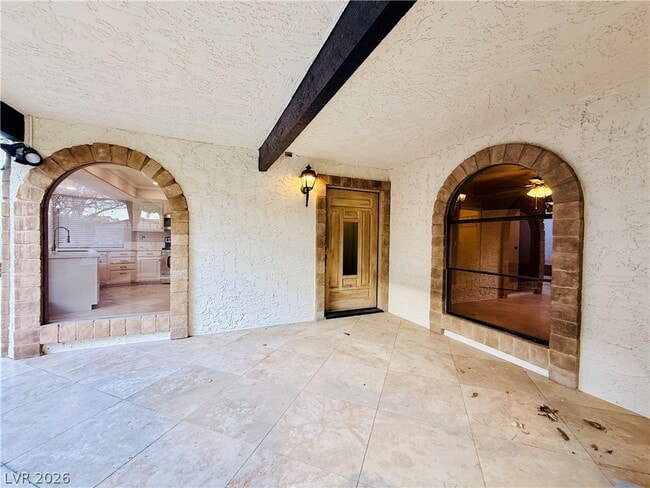 Building Photo - 3416 Cll Del Torre