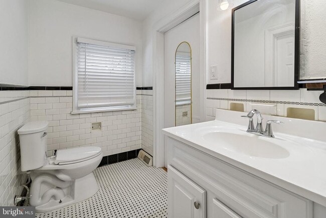 Building Photo - 12 Station Rd