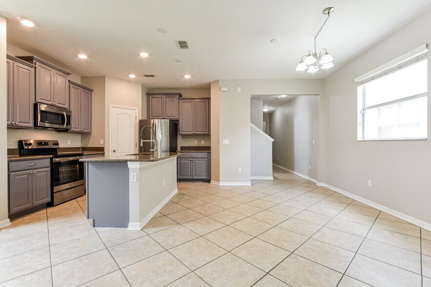 Building Photo - 6800 Habitat Dr