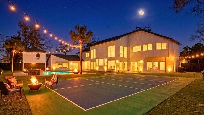 Building Photo - 12564 Memorial Dr