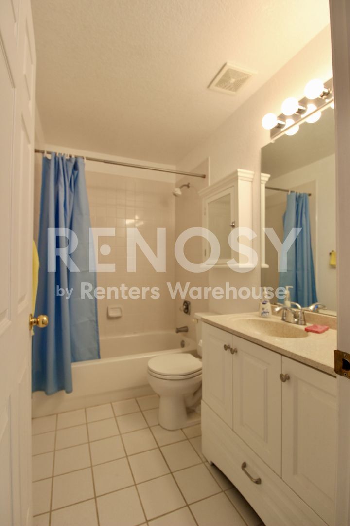 Building Photo - 537 Canyon View Dr