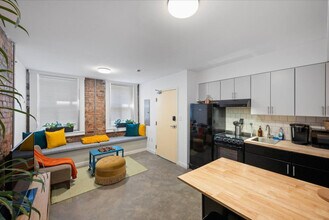 Building Photo - 2 Hust Alley