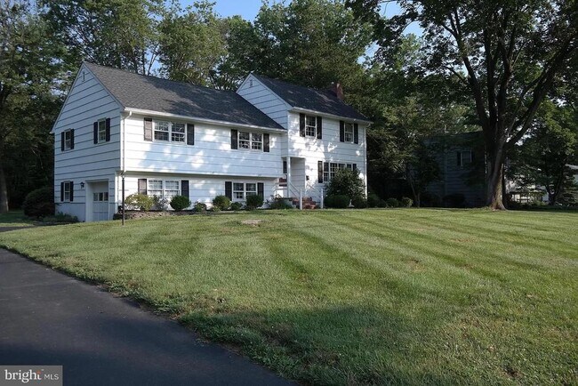 Building Photo - 269 Shady Brook Ln
