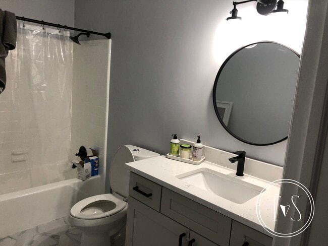 Building Photo - BEAUTIFUL FULLY RENOVATED HOME YOU WON'T WANT TO MISS!