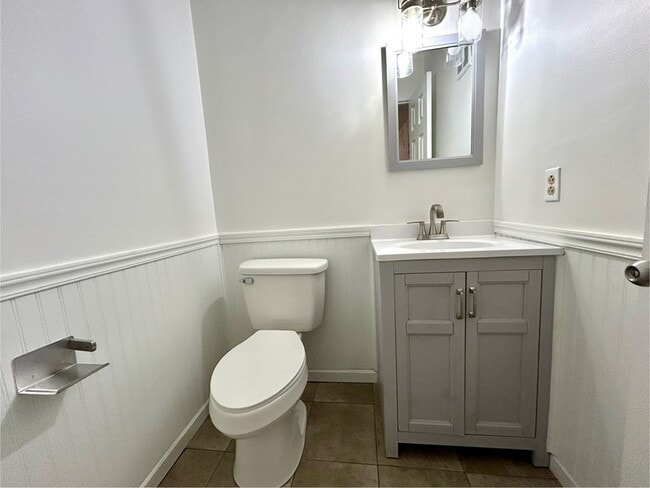 Building Photo - 1625 Merry Oaks Rd