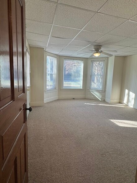 Building Photo - 210 E Pine St