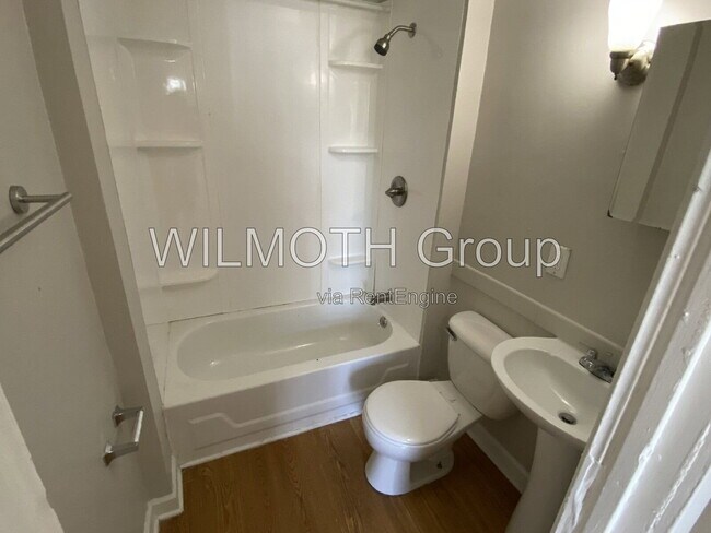 Building Photo - 1533 Kappes St