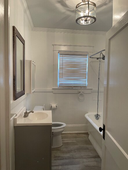 Building Photo - 609 Prospect Dr SE